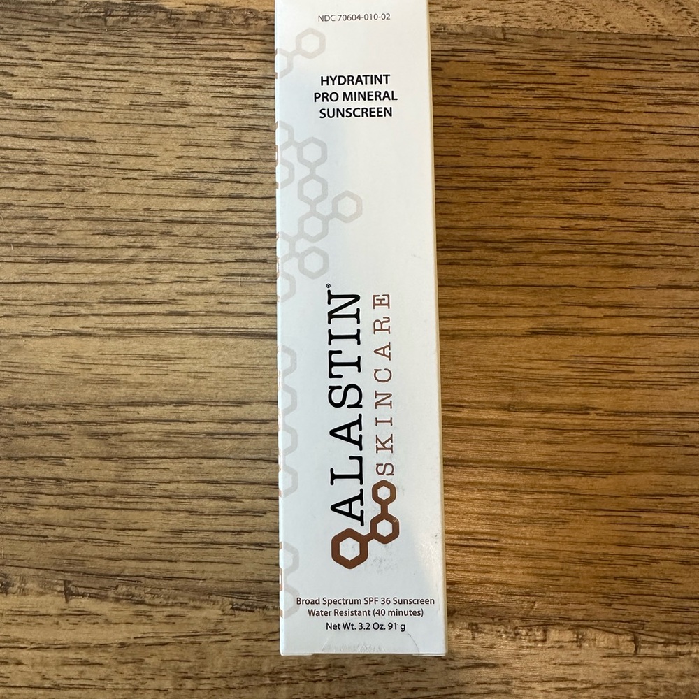 ALASTIN Hydratint Pro Mineral Sunscreen